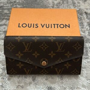 Louis Vuitton Sarah Wallet